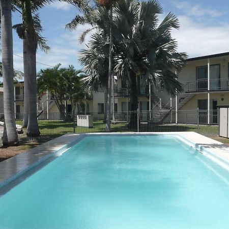 Ocean Breeze Apartments Bowen Exterior photo